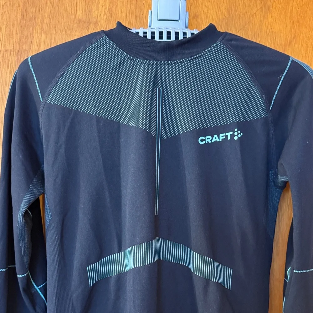 Craft Women’s Active Intensity Baselayer Crew - Picture 2 of 8